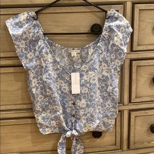 ⚡️⚡️American Eagle top